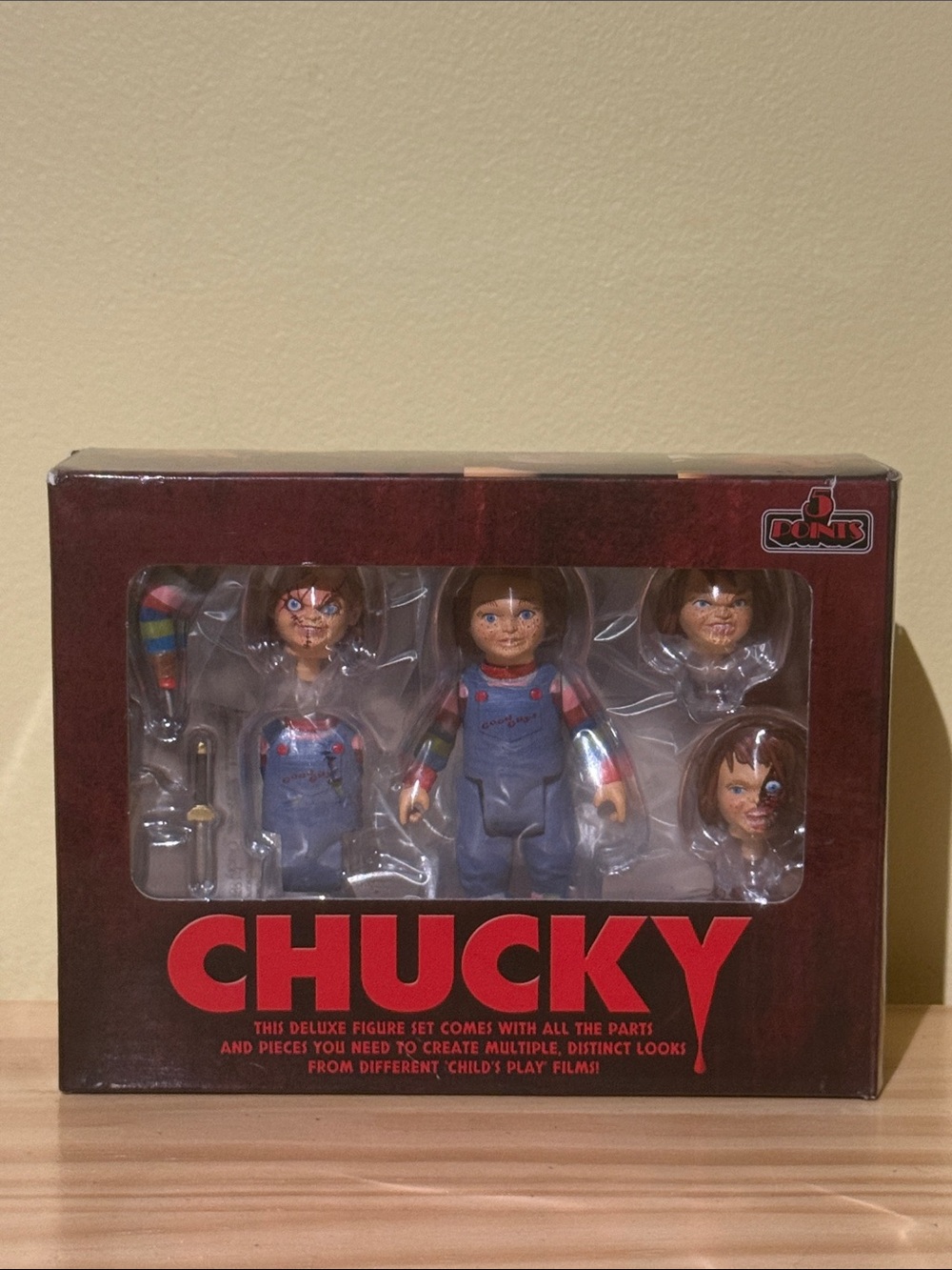 Mezco Toyz 5 Points Chucky Deluxe Figure Set